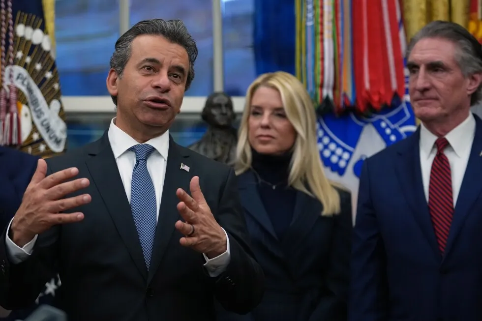 قانونگذار مجلس نگرانی های جدیدی را در مورد برنامه بررسی داروی فوق سریع FDA مطرح می کند