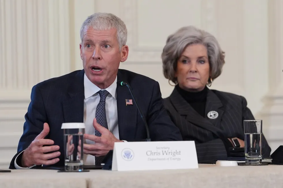 رایت، رئیس انرژی می‌گوید دستورات تقویت نیروگاه‌های زغال‌سنگ به روشن ماندن چراغ‌ها در طول طوفان زمستانی کمک کرد.