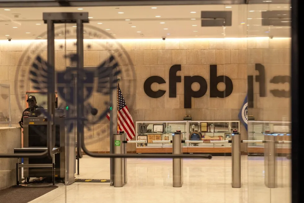 یک گزارش جدید می گوید تغییرات دولت ترامپ در CFPB برای آمریکایی ها 19 میلیارد دلار هزینه داشته است