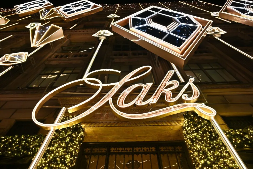 Saks Global 8 فروشگاه Saks Fifth Avenue و 1 Neiman Marcus را در بازسازی ساختار می بندد.