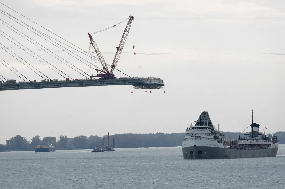 ترامپ تهدید کرده است که پل جدید بین دیترویت و کانادا را مسدود خواهد کرد