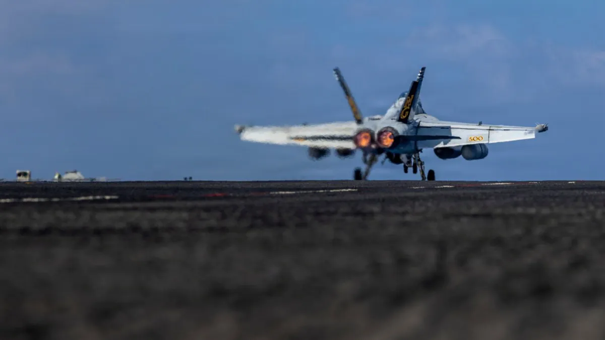 ترامپ ایران را تهدید می‌کند که اگر خواسته‌های آمریکا برآورده نشود، «چیزی بسیار سخت» خواهد داشت